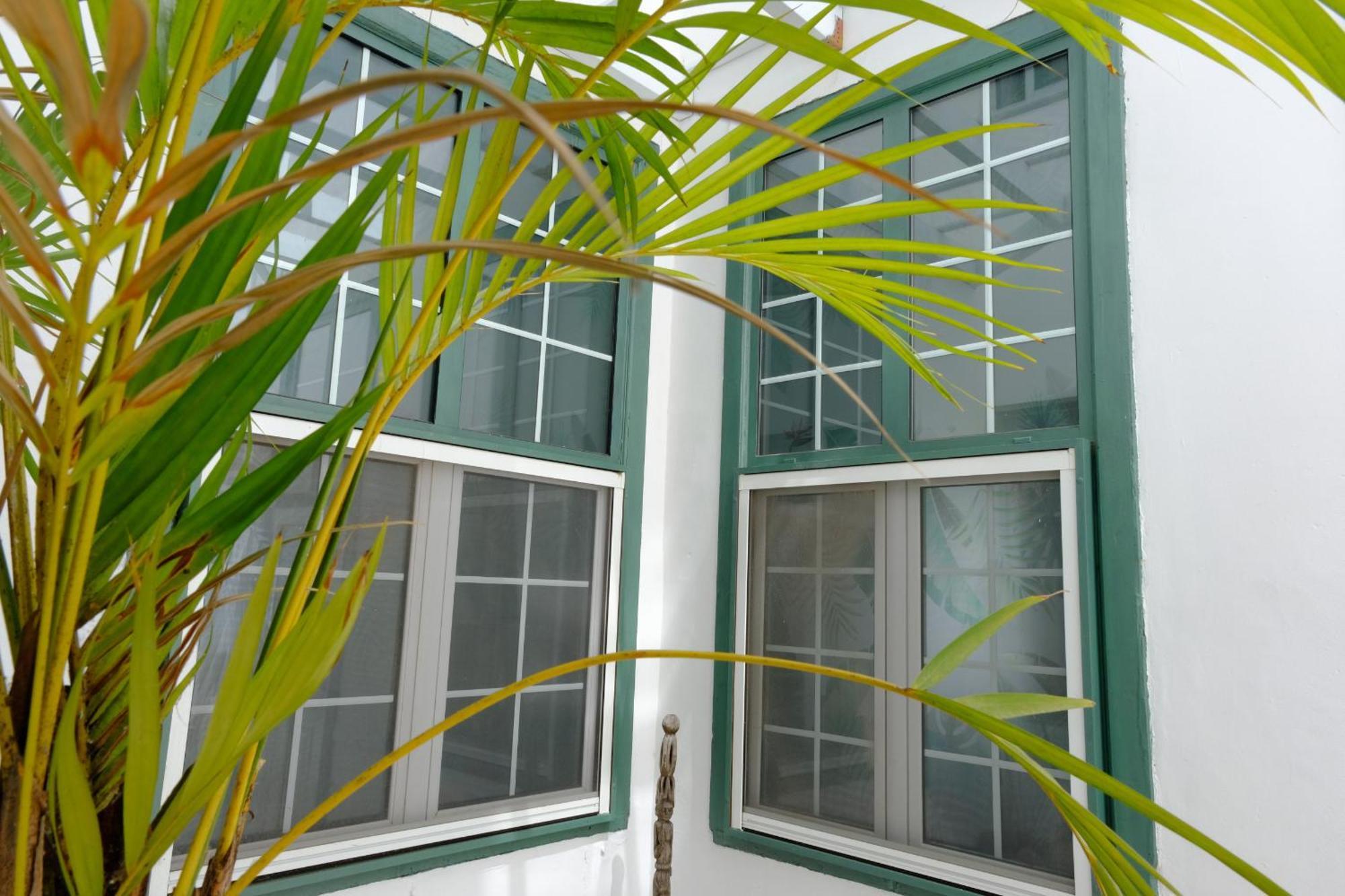 Rooftop Dreamhouse - 3Br With Seaviews 산타크루즈데라팔마 외부 사진