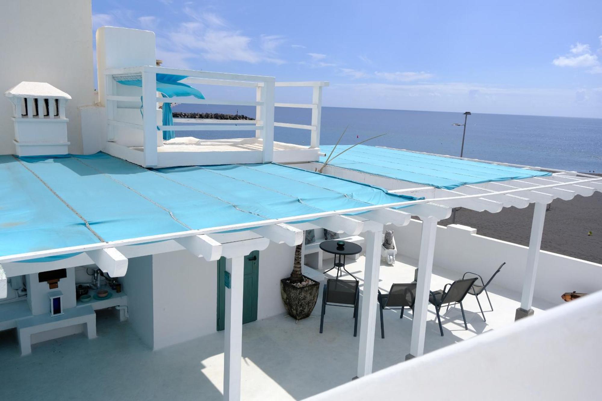 Rooftop Dreamhouse - 3Br With Seaviews 산타크루즈데라팔마 외부 사진